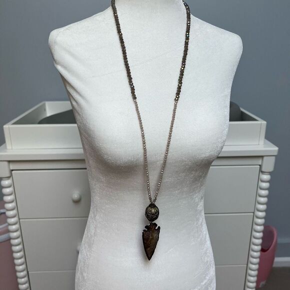 Fabulina Designs Arrowhead Long Beaded Pendant Necklace - Picture 1 of 8